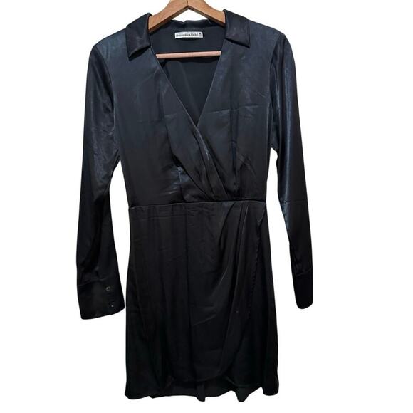 Abercrombie & Fitch Black Satin Mini Wrap Dress Size Medium - Picture 1 of 9
